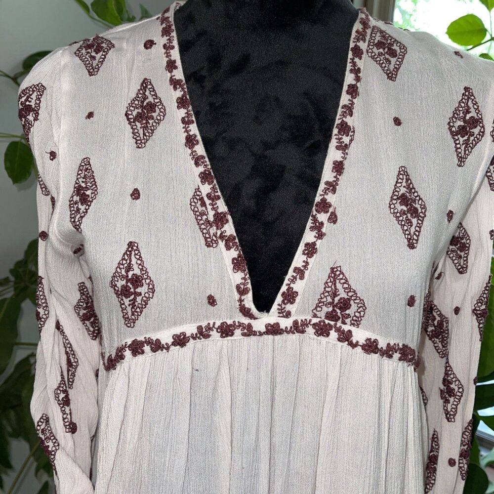 Free People Women Vneck Top S/P White Maroon Embroidered Boho Blouse Bell Sleeve